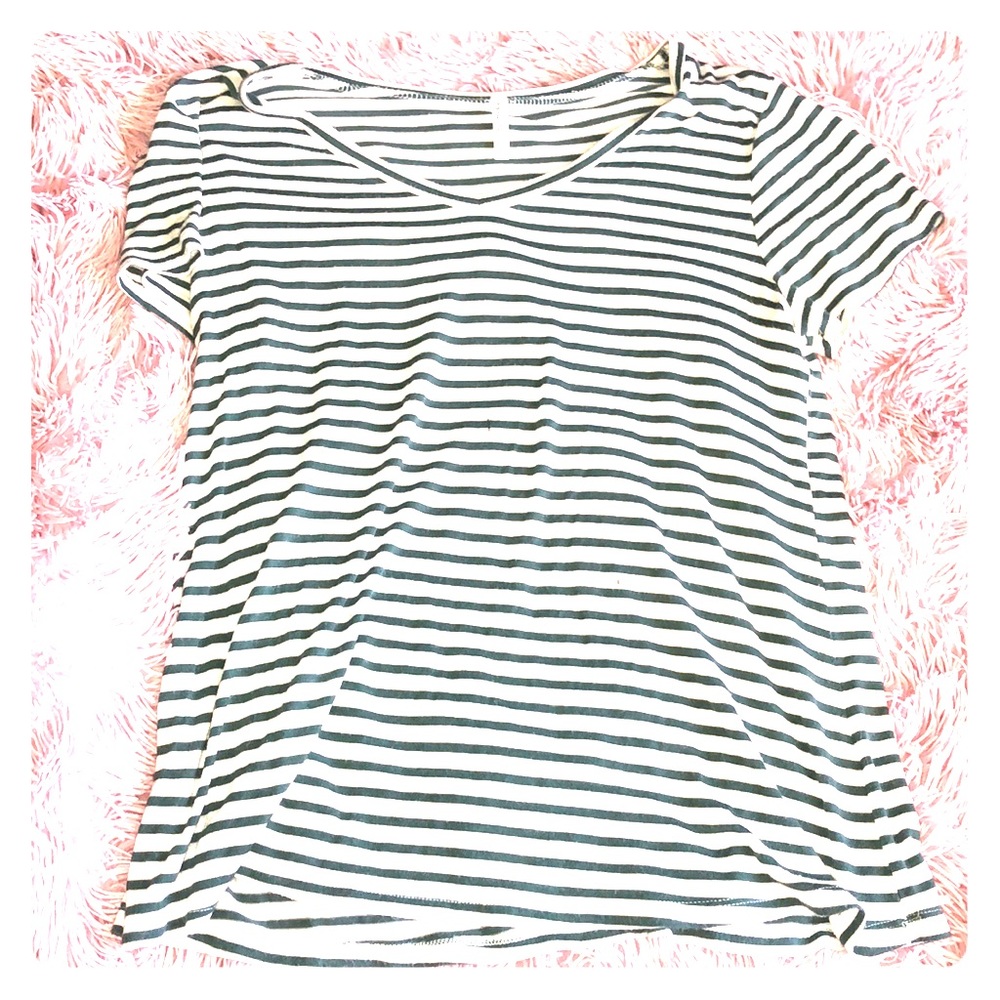 Green and white striped tee